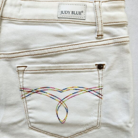 Judy Blue Rainbow Road Ecru Shorts Embroidered Frayed Hem Soft Stretchy Cute - Picture 6 of 13